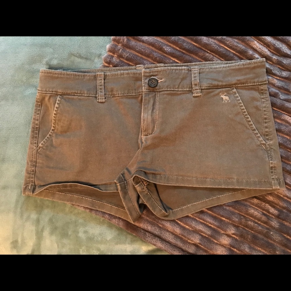 • Abercrombie Shorts •
